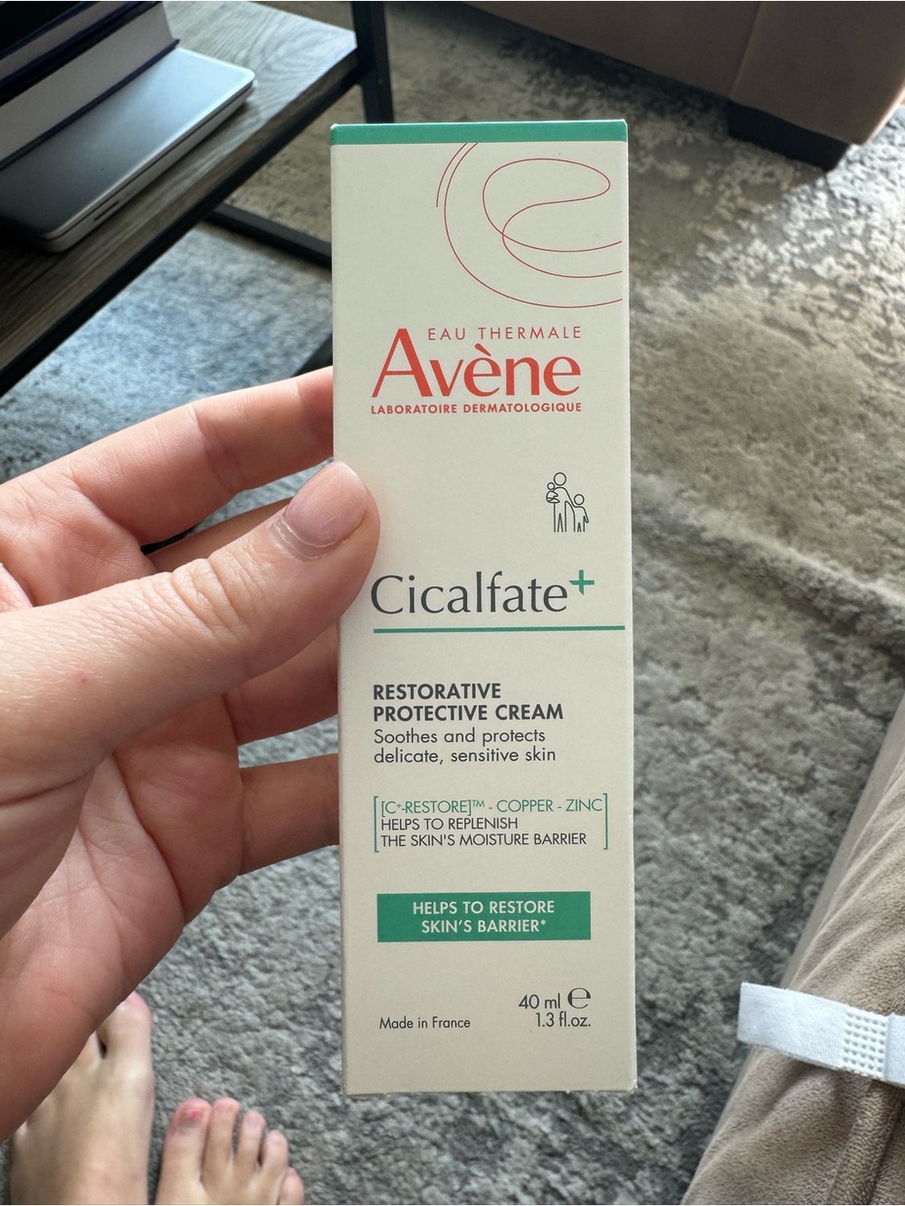 Avène Cicalfate+ Restorative Protective Cream — White and Green